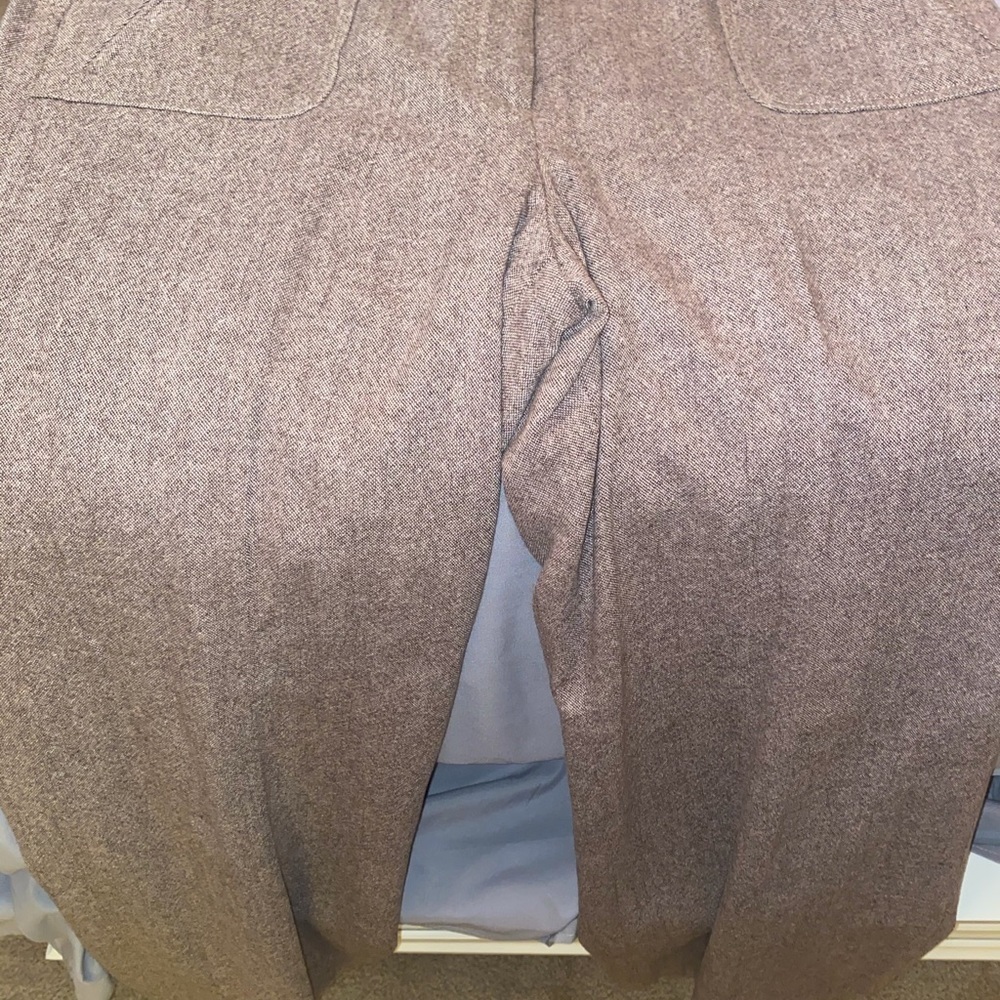 Wide legs trousers.